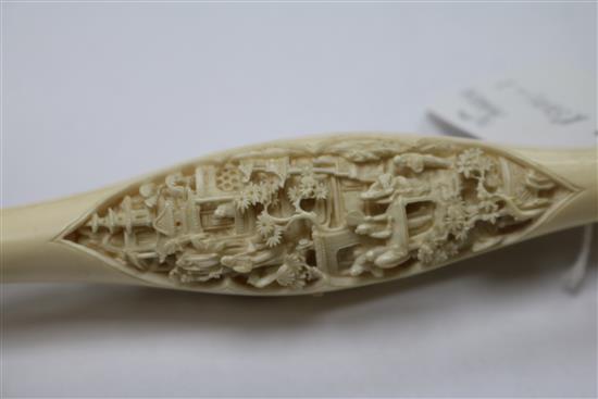 A pair of Chinese export ivory glove stretchers